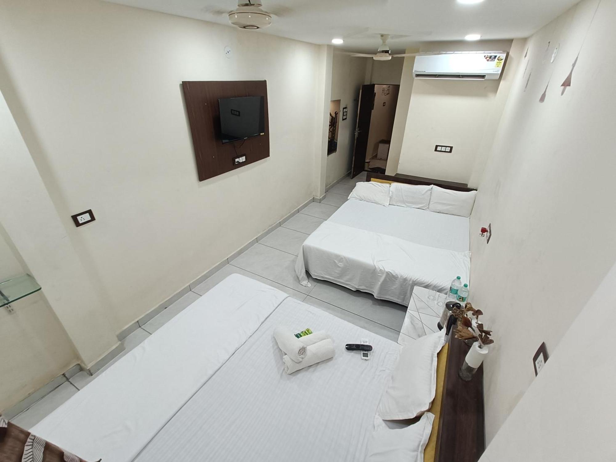 Ginger Hotels Ujjain Tower Kshipra Inn-Family Stay Airconditioned Hotel Exterior photo