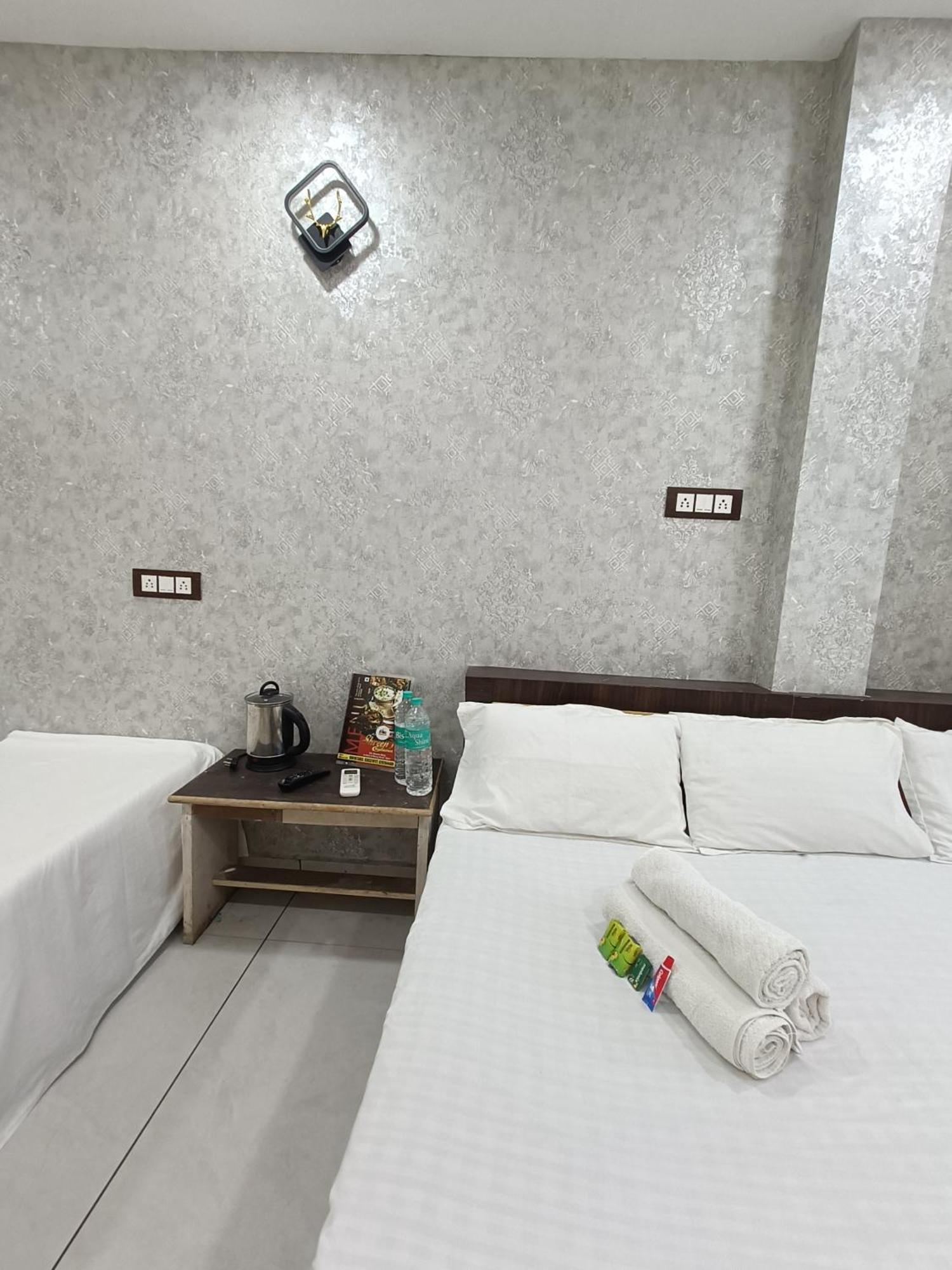 Ginger Hotels Ujjain Tower Kshipra Inn-Family Stay Airconditioned Hotel Exterior photo