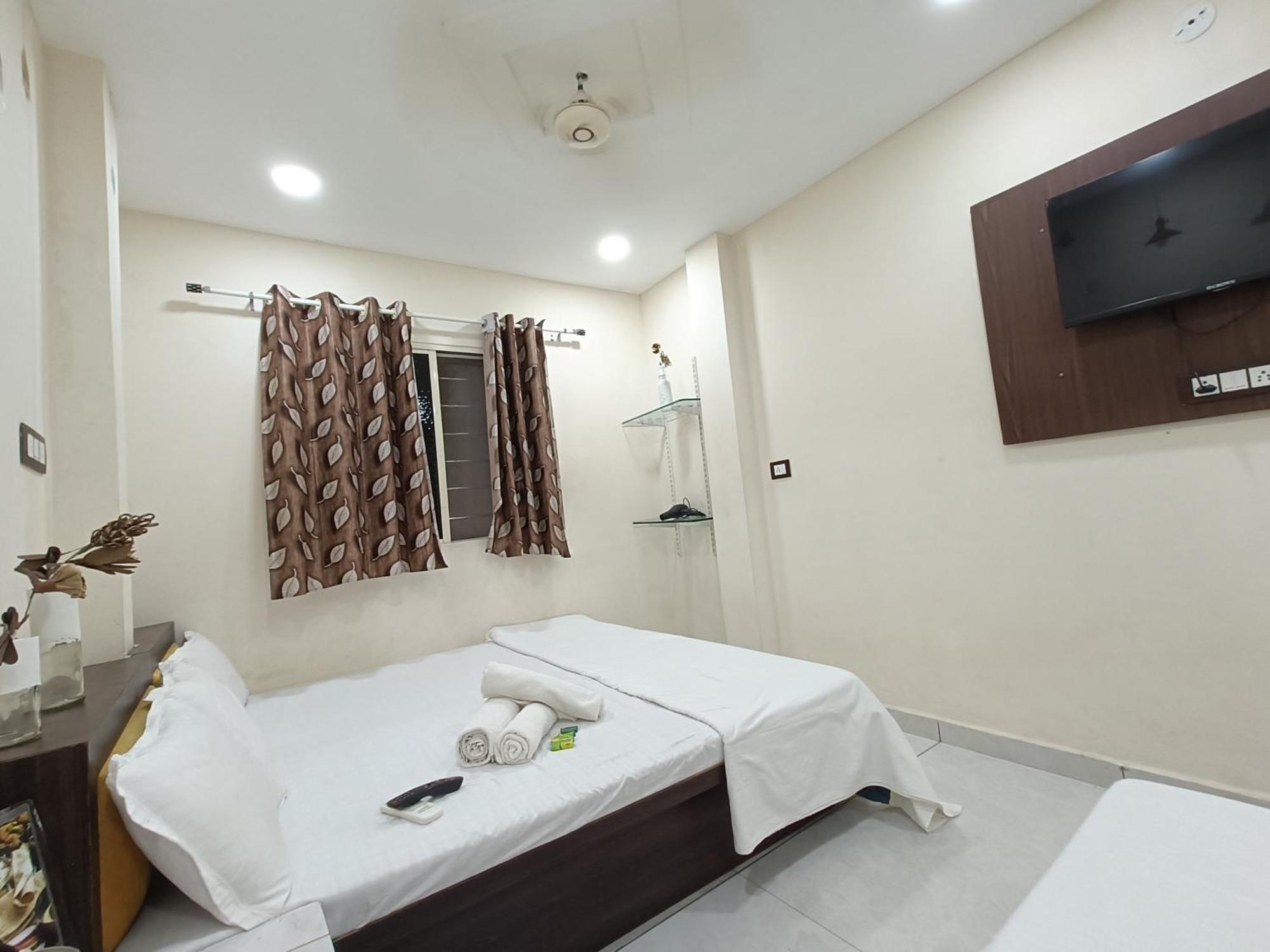 Ginger Hotels Ujjain Tower Kshipra Inn-Family Stay Airconditioned Hotel Exterior photo
